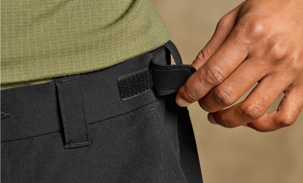 Spodnie męskie trekkingowe wodoodporne czarne z regulowanym pasem 52