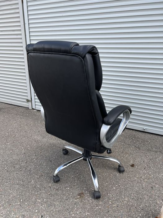 Крісло офісне.