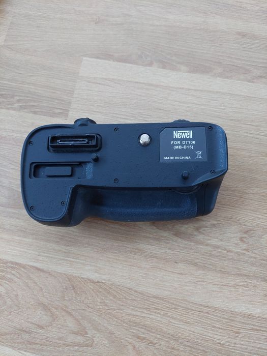 Nikon D7100  + 18-140mm + grip + torba – super stan!