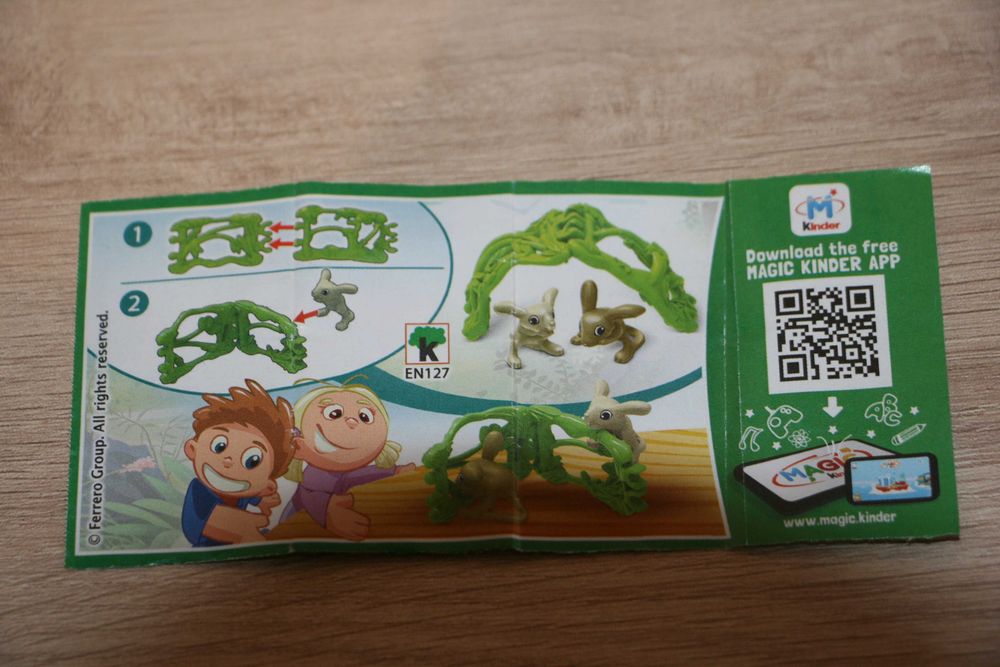 Kinder EN127 - Natoons - Animals in bushes