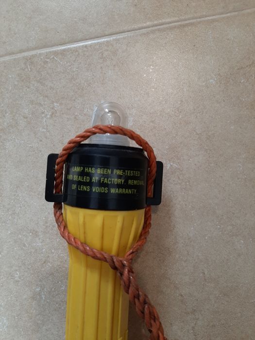 Bóia, luz de salvamento com suporte