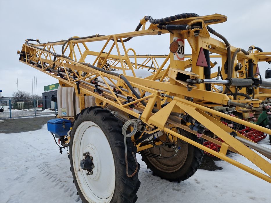 Причіпний  оприскувач "Кронос"