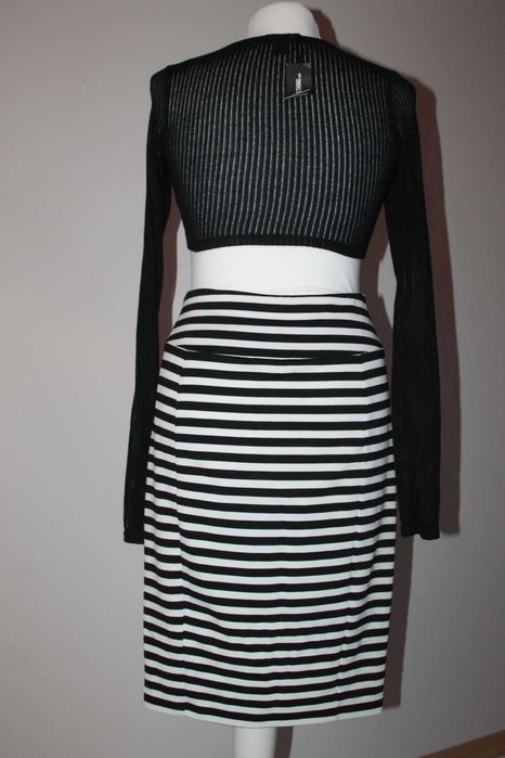 Nowy krótki top bluzka PrettyLittleThing rozmiar 36
