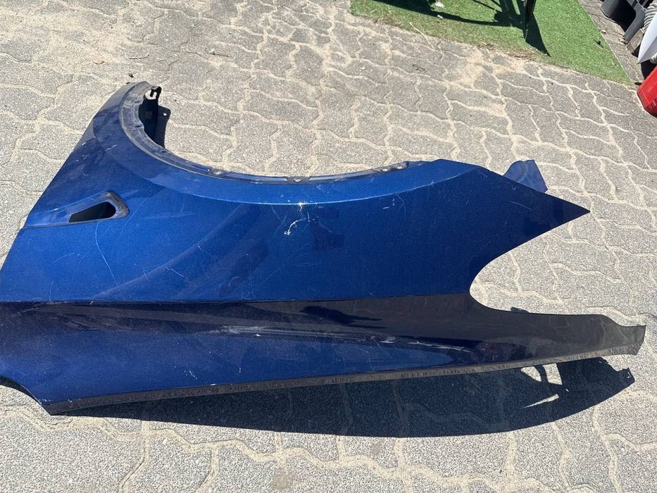 крило на Tesla Model Y