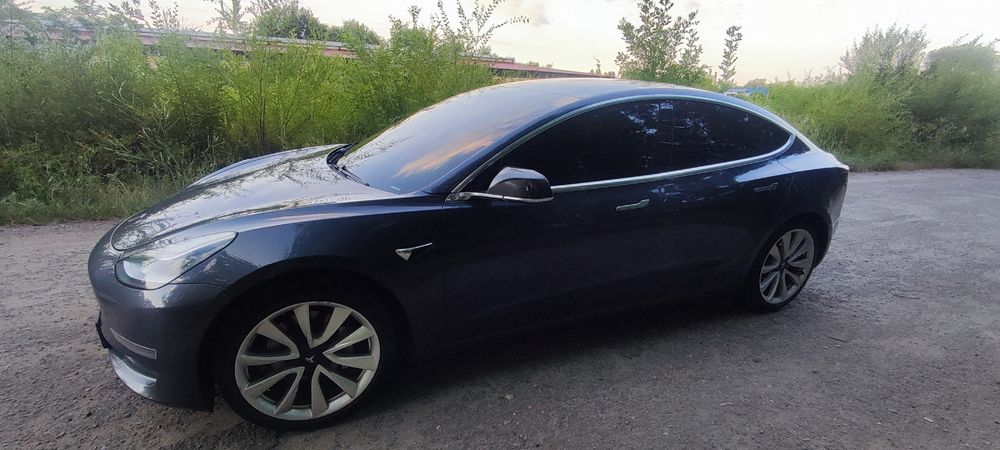 Tesla model 3 2019