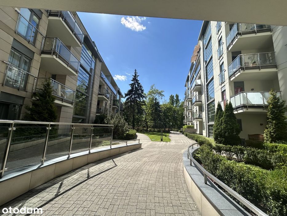 Apartament w parku: 2-pokojowy z ogrodem, 2xgaraz, spiżarka i komórka