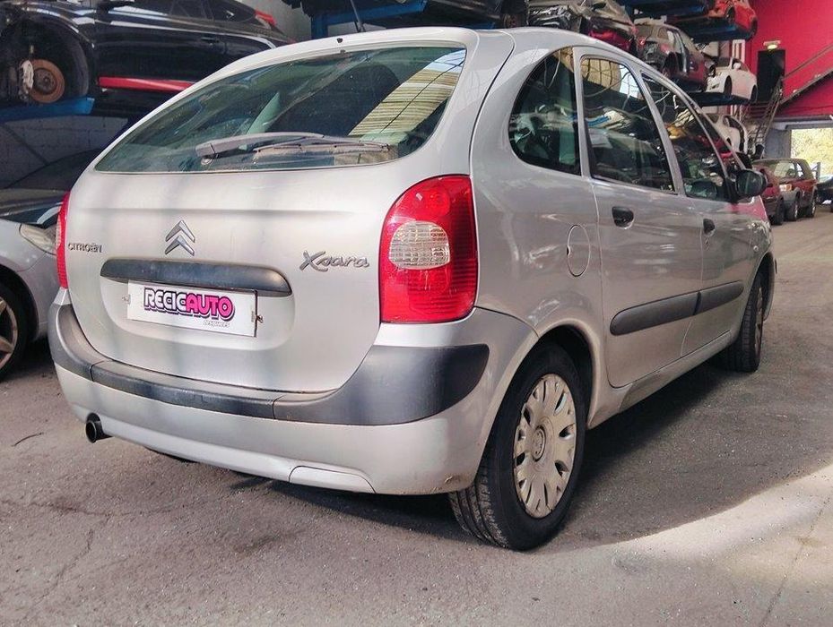 farolim traseiro direito citroen xsara picasso