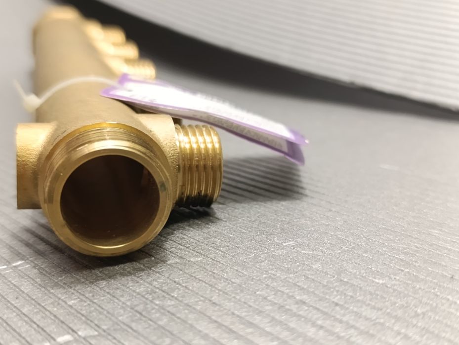 Rozdzielacz c.o kolektor do wody hydrauliki 3/4 1/2