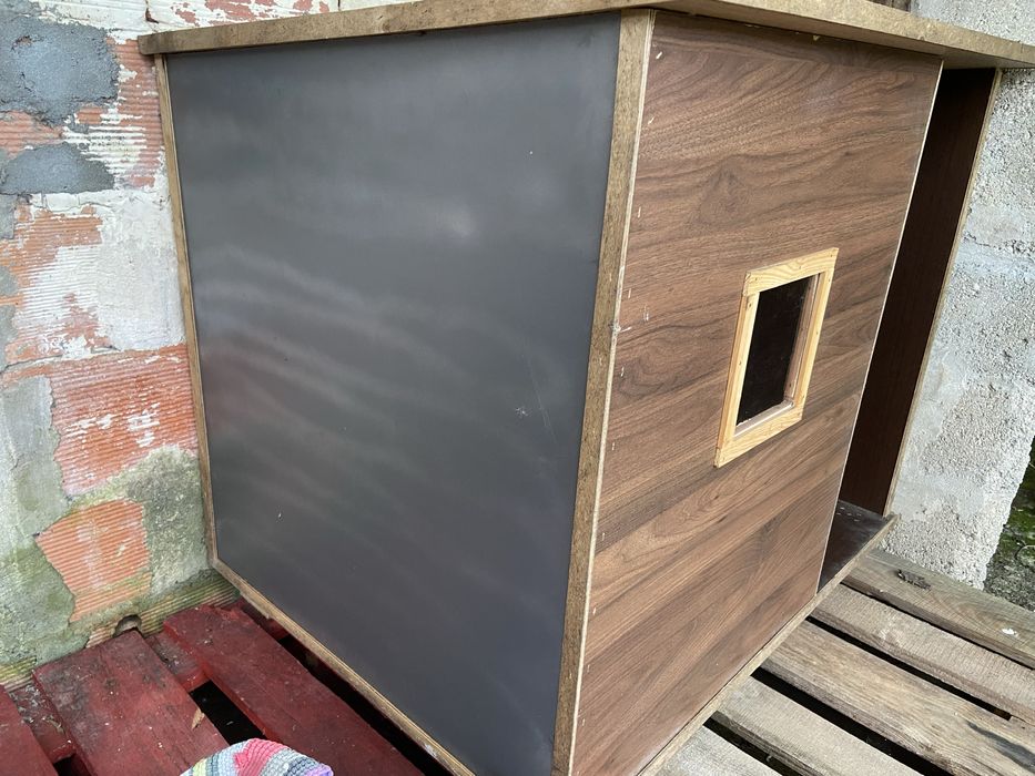 Casota para cão em madeira