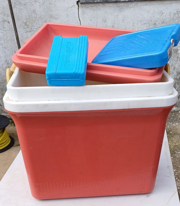 Vendo geleira em bom estado.