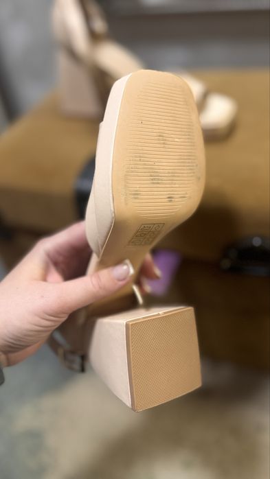 Босоніжки зара бежеві