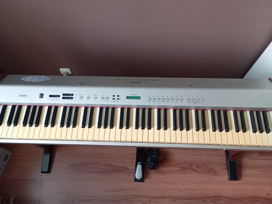 Pianino cyfrowe HEMINGWAY bardzo dobry stan