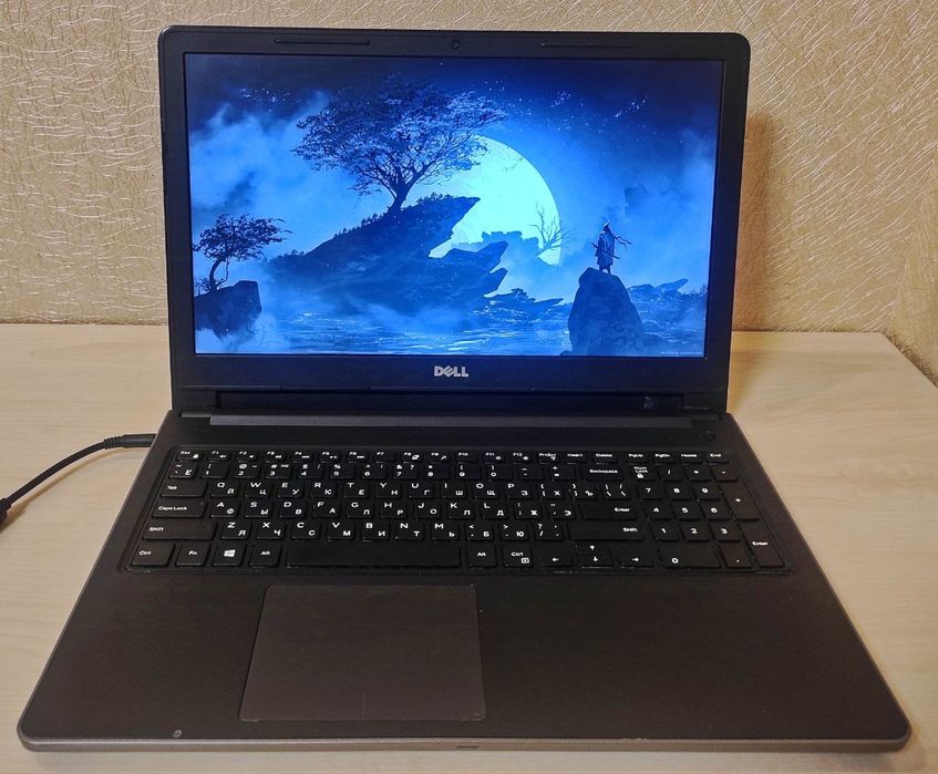 Ноутбук Dell Vostro-15
