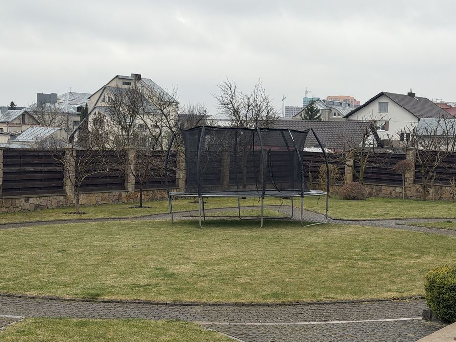 Батут великий дитячий