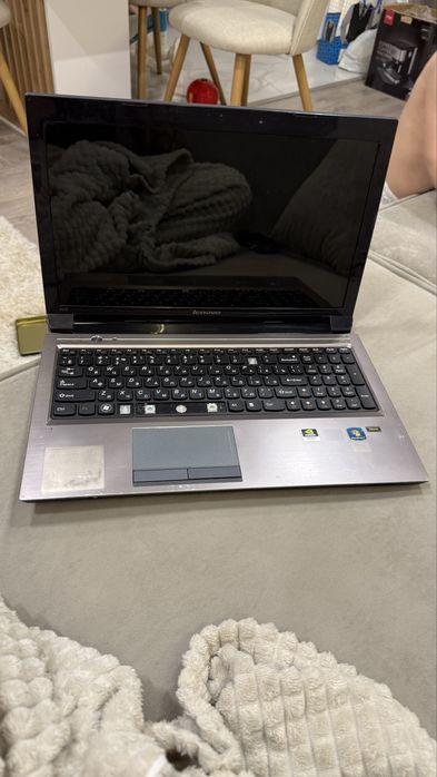 Ноутбук Lenovo V570