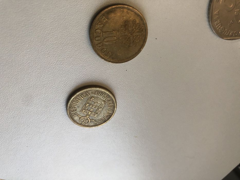 10 escudos (80moedas) 5 escudos (76moedas) e 1 escudo 1989