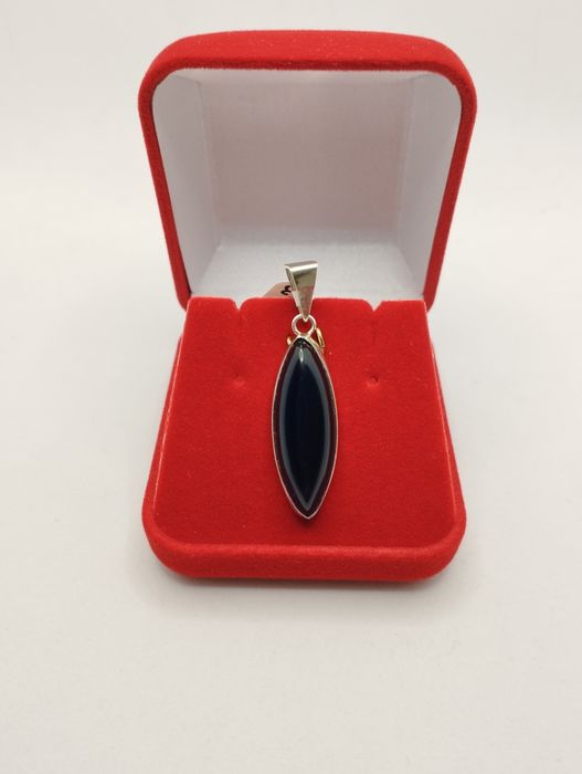 Srebrny wisiorek z kamieniem, próba 925