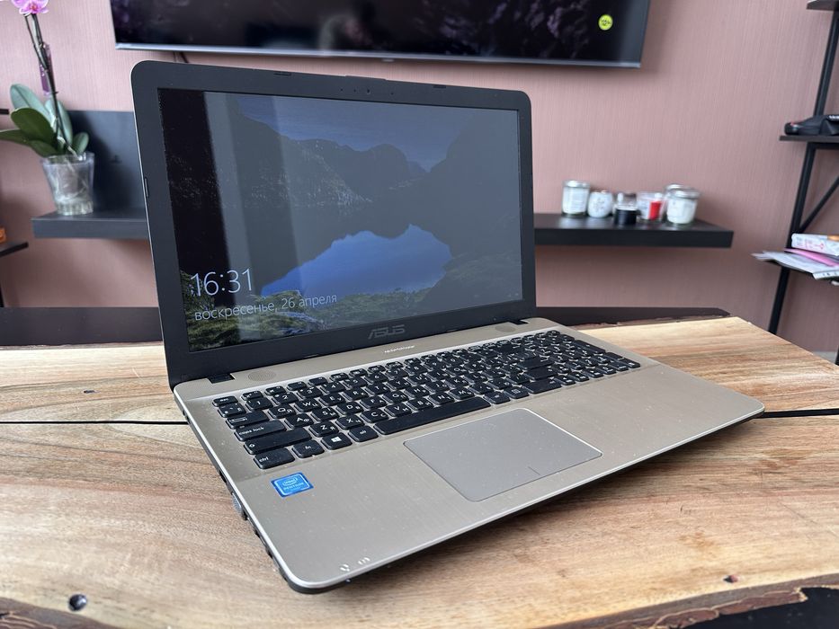 Ноутбук Asus r541s