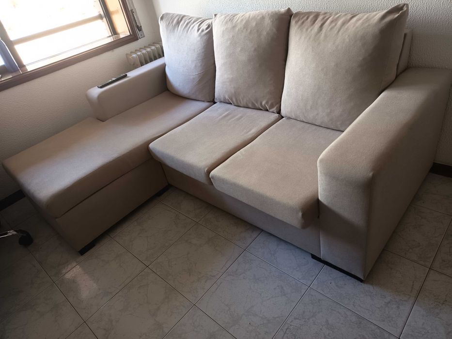 Sofá de cor Bege | Chaise Longue Reversível | Feira dos Sofás