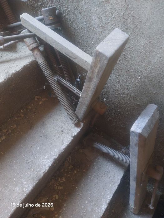 Tornos de  bancada de marceneiro