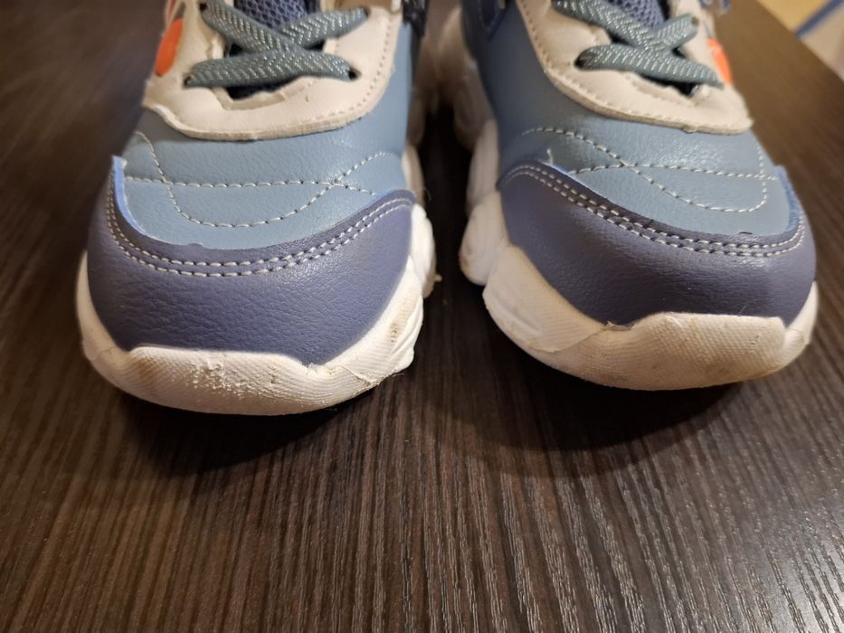 Дитячі кросівки 27 розмір