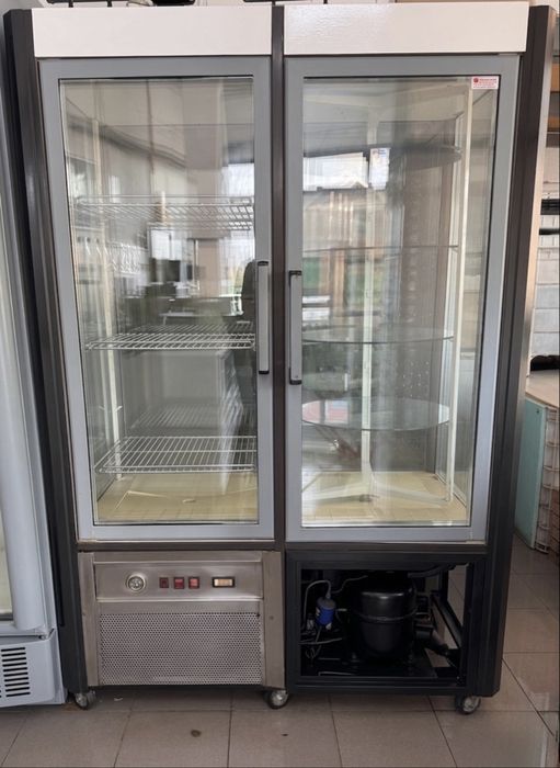 Vitrine de Refrigeração Profissional 2 portas  para Pastelaria/Bebidas