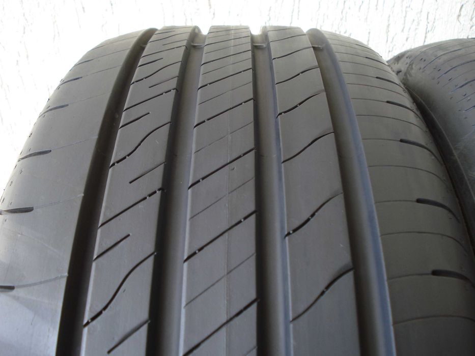 Goodyear Efficient Grip  215/55 r 17  2 - sztuki letnie
