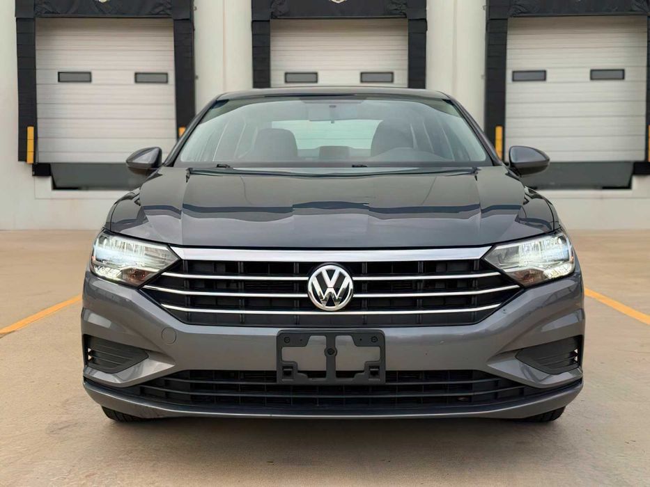 Volkswagen Jetta SE      2020