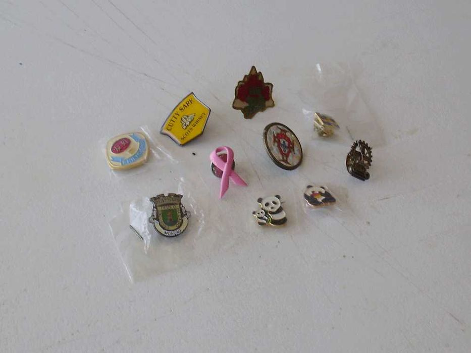 Pins de vários géneros