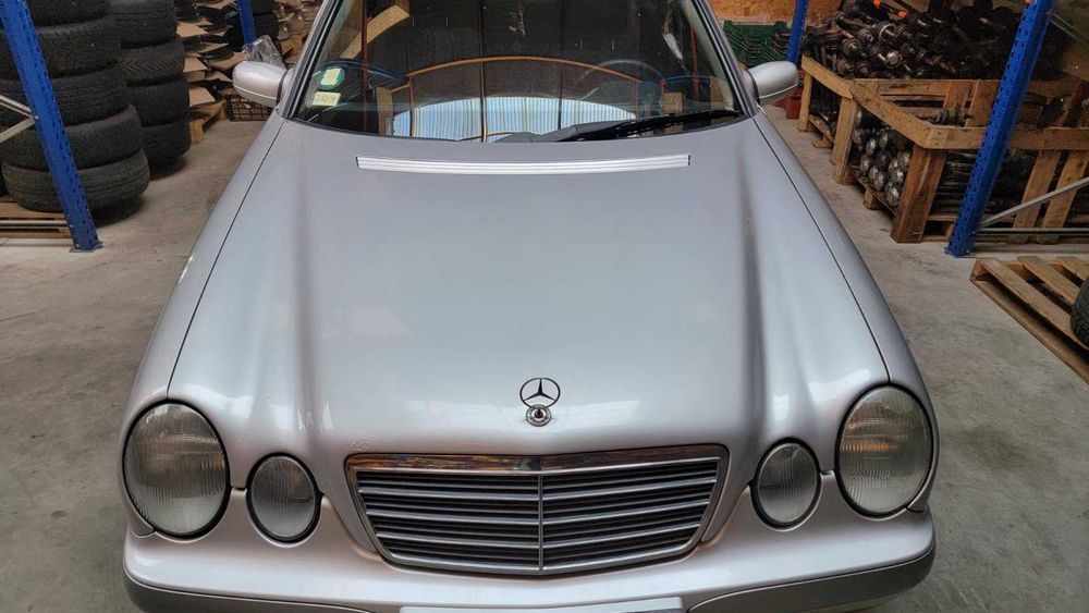 Капот крило фара решітка значок бампер поріг туманка для Mercedes w210