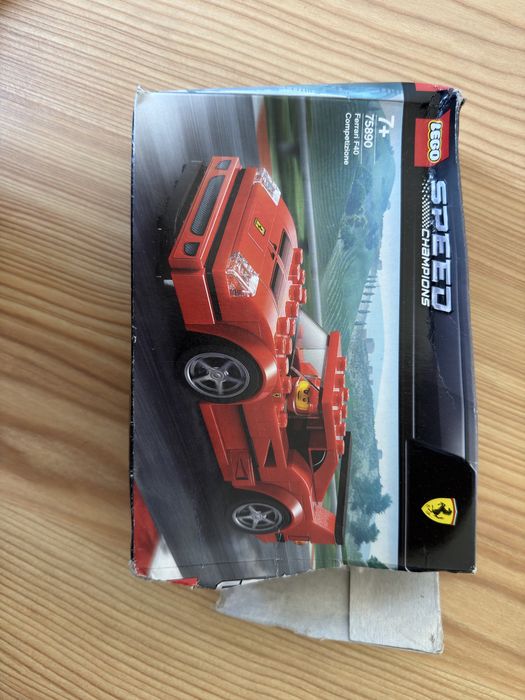 LEGO Speed Champions Ferrari F40 Competizione (75890) Sacos selados de fábrica / Conteúdo novo (caixa danificada)