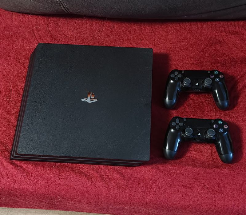 Sprzedam PS4  pro