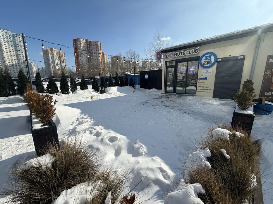 Кав’ярня-кондитерська з великою терасою на Осокорках, вул. Чавдар