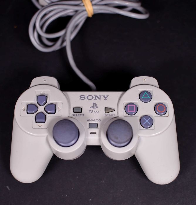 Konsola PsOne SCPH-102 + Zasilacz SCPH-114 + Pad SCPH-110 + Gry