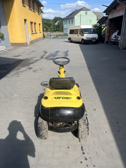 Zamiatarka samojezdna karcher 1000t