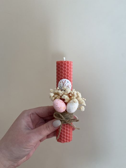 Великодня свічка з вощини