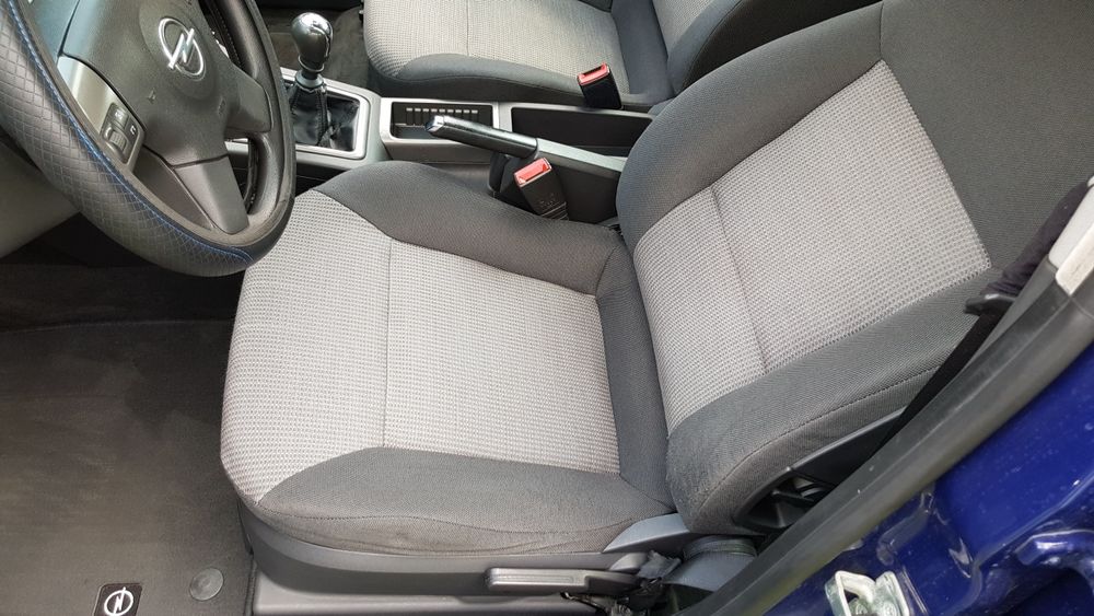 Pranie tapicerki samochodowej, kanapy, krzeseł, osuszanie