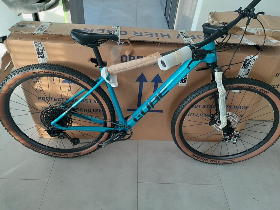 Nowy Cube Reaction C:62 One carbon'n'white ,aquamarine´n´black M /L/XL