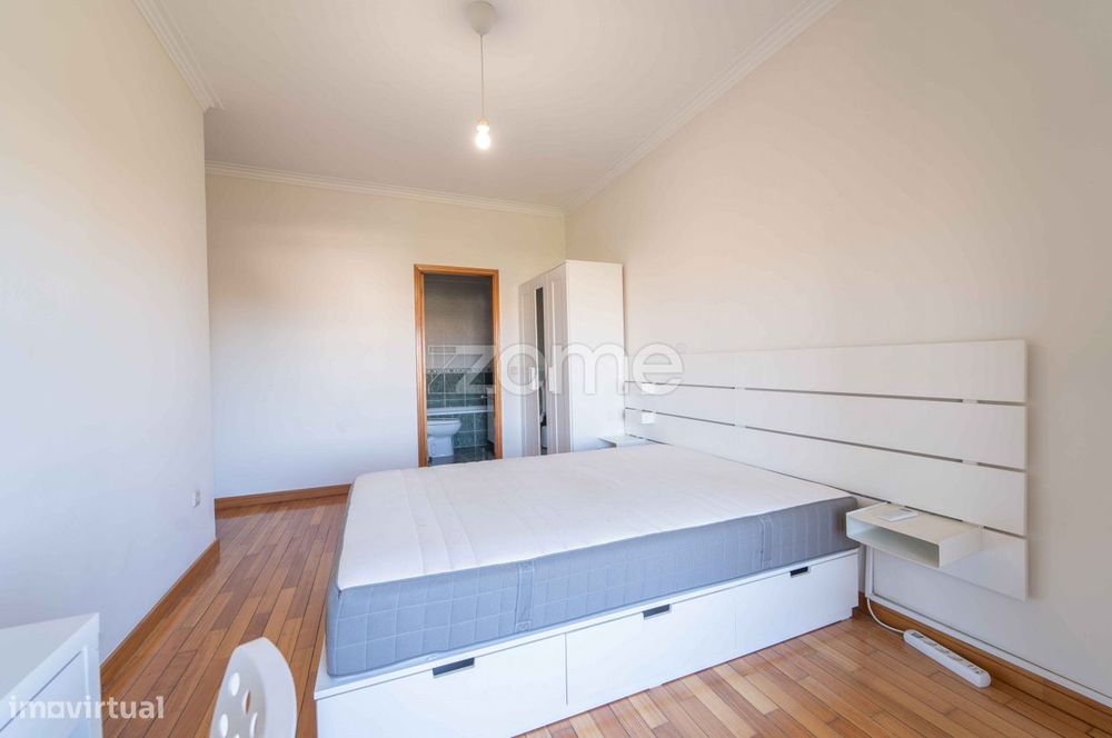 Apartamento T4 Com Garagem Fechada Em São Vitor - Braga