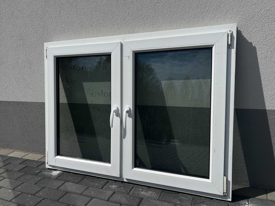 Okno używane 141 x 101 dwa skrzydła PCV