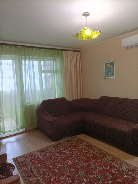 Сдам большую по площади 1 комнатную квартиру на Черемушках Дом Мебели