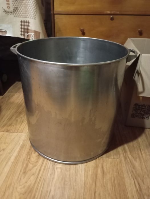 Кастрюля с нержавеющей стали