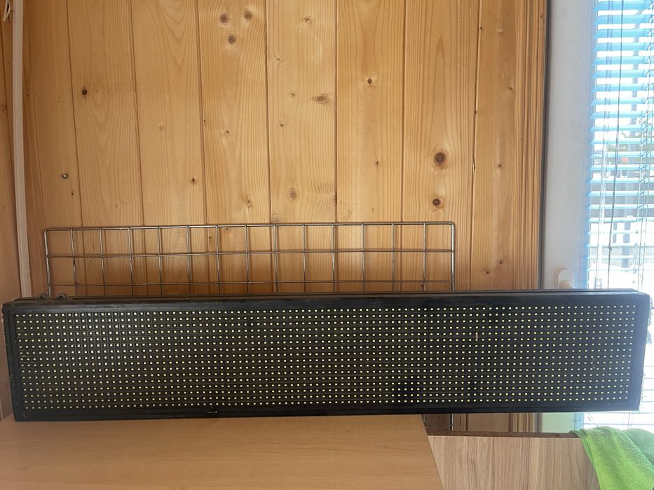 Світодіодна вивіска для реклами бігова строка