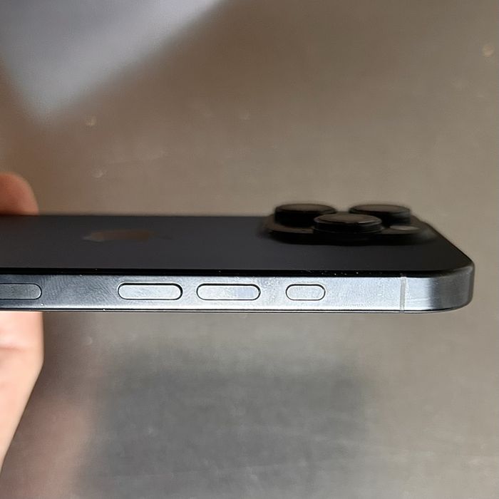 iPhone 16 Pro 128GB czarny na gwarancji