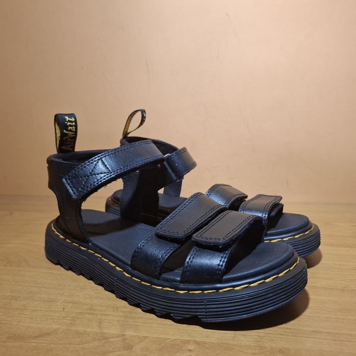 Дитячі фірмові босоніжки Dr Martens