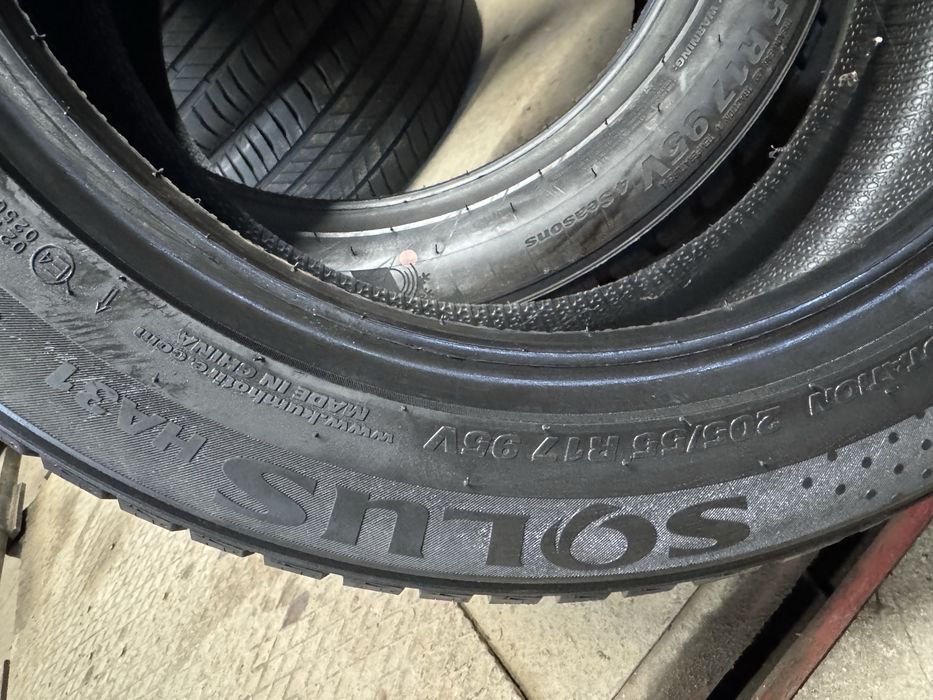205/55R17 95V Kumho  Solus HA31 4 season