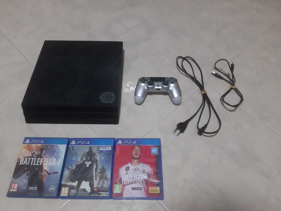 PS4 PRO 1 TB Edição Kingdom Hearts + 1 comandos + 3 jogos