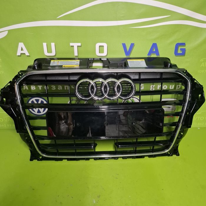 Решітка Audi A3 lift s line 2012 -2016р 8V3853651A