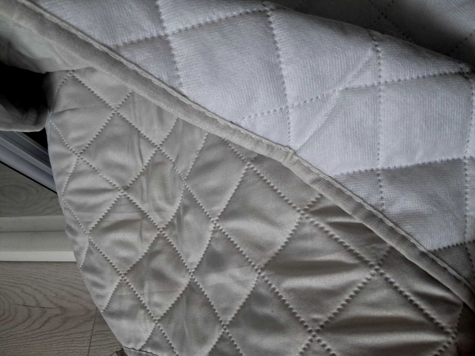 Ochraniacz na sofę łóżko pokrowiec