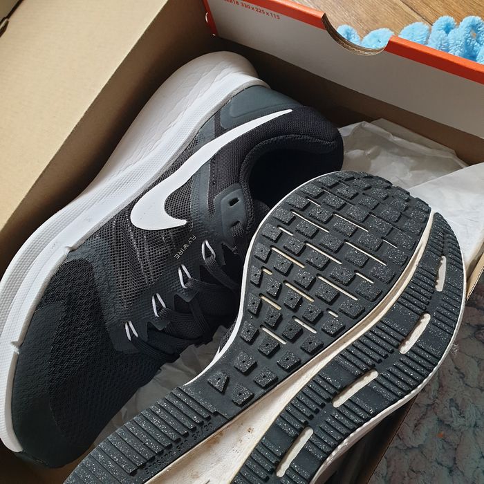 Чоловічі кросівки Nike 2025 рік. 43 ,на 27см 42.5 чорні